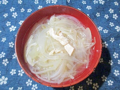 鶏ムネ肉とえのきの春雨スープ